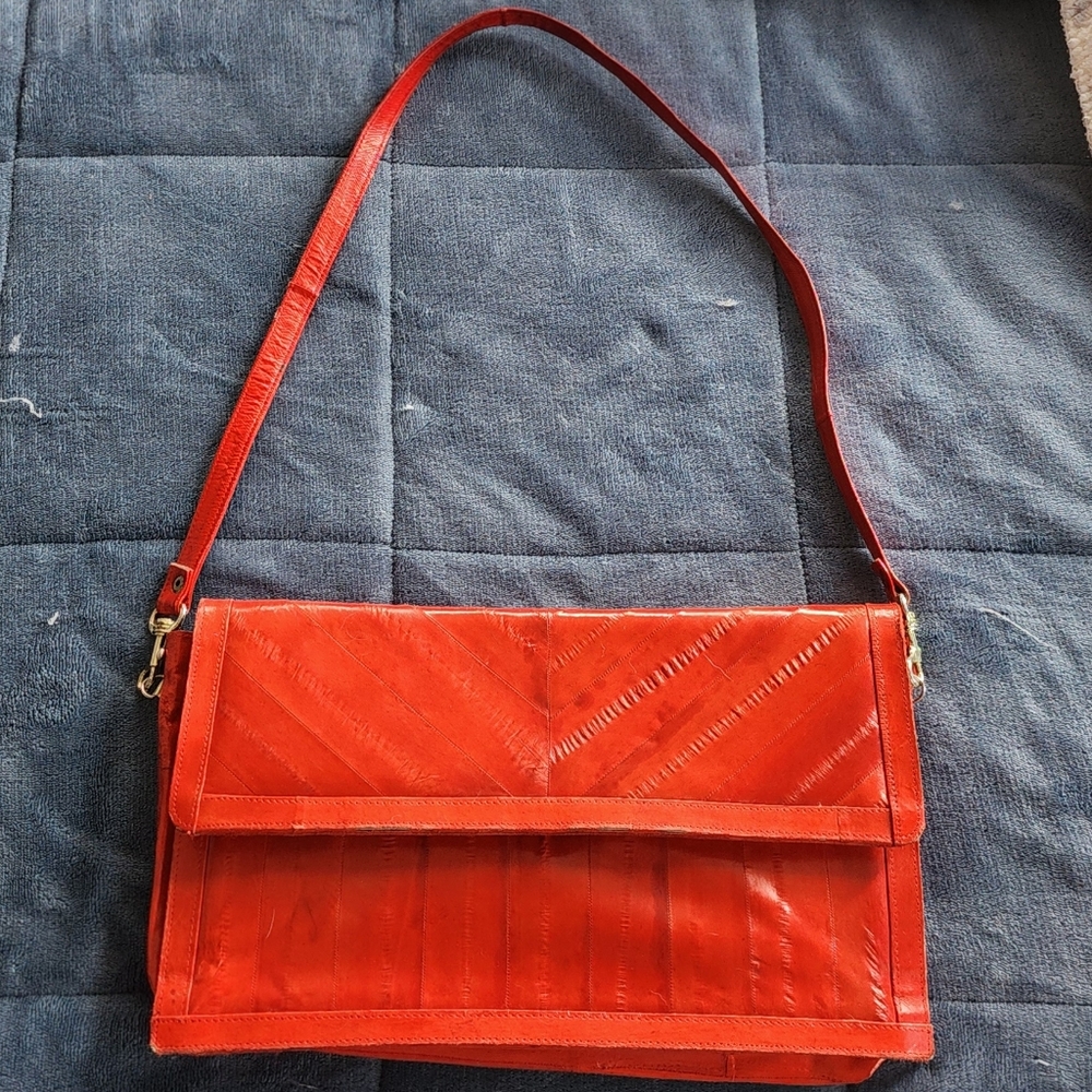 Elegant Red Vintage Shoulder Bag